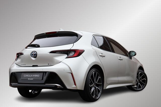 Toyota COROLLA Hybrid 180 Executive Nieuw en uit voorraad leverbaar met ¤ 6.200, - voordeel, inclusief trekhaak!! , Stoel & Stuurverwarming, Parkeersensoren voor en achter, Head Up Display,Nieuw en direct leverbaar!