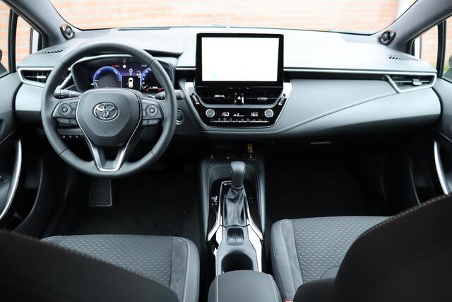Toyota COROLLA Hybrid 180 Executive Nieuw en uit voorraad leverbaar met ¤ 6.200, - voordeel, inclusief trekhaak!! , Stoel & Stuurverwarming, Parkeersensoren voor en achter, Head Up Display,Nieuw en direct leverbaar!
