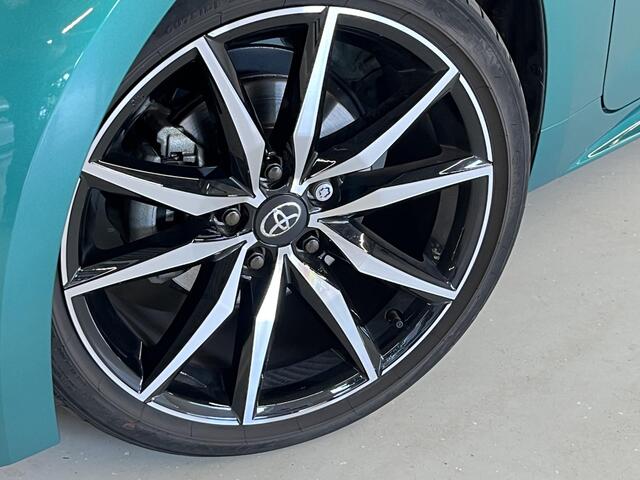 Toyota COROLLA Hybrid 140 GR Sport | GR SPORT Pano Pack | HUD | JBL | Schuif/kantel dak |