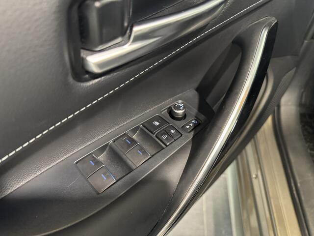 Toyota COROLLA Touring Sports 1.8 Hybrid Executive Limited | | Volleder | Head-Up Display | Stoelverwarming | Blind Spot Monitor |