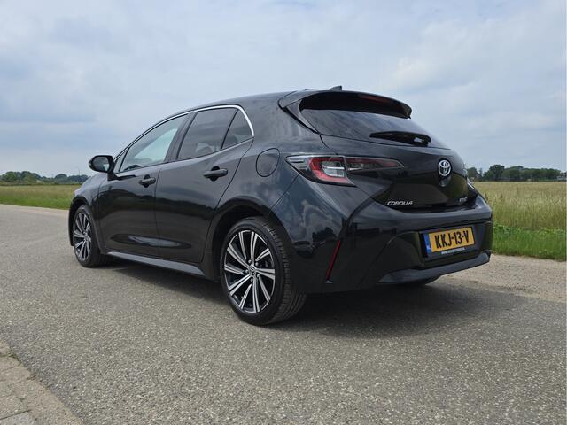 Toyota COROLLA 1.8 Hybrid - Euro 6 - 122 Pk - Navi - ParkeerCamera - Climate Control
