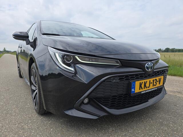 Toyota COROLLA 1.8 Hybrid - Euro 6 - 122 Pk - Navi - ParkeerCamera - Climate Control