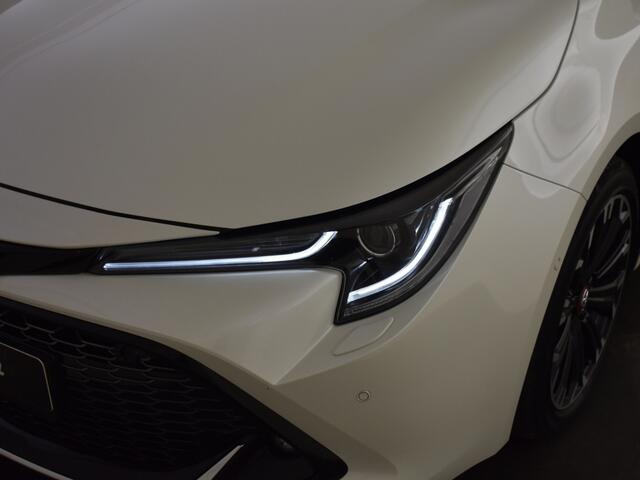 Toyota COROLLA Touring Sports 1.8 Hybrid GR-Sport | Halfleer | PDC | Blindspot | Trekhaak