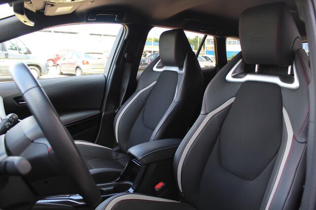 Toyota COROLLA Touring Sports 1.8 Hybrid GR-Sport Bi-Tone | Rijklaar | Trekhaak | Navi | Apple/Android | Clima | Stoelverwarming | Cruise