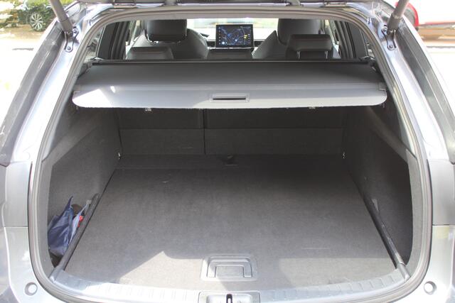 Toyota COROLLA Touring Sports 1.8 Hybrid GR-Sport Bi-Tone | Rijklaar | Trekhaak | Navi | Apple/Android | Clima | Stoelverwarming | Cruise