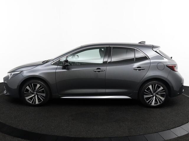 Toyota COROLLA Hybrid 140 Dynamic | Demo Voordeel! | Parkeersensoren | Stoelverwarming | Half lederen bekleding |