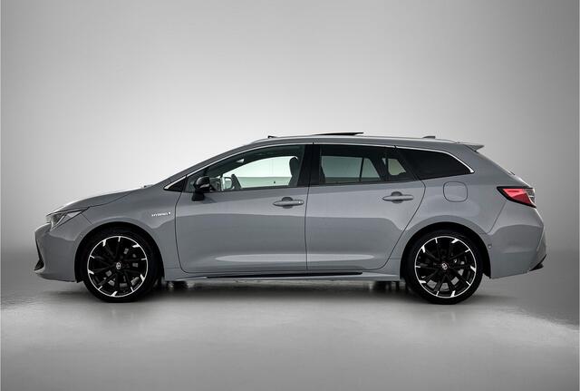 Toyota COROLLA Touring Sports 2.0 Hybrid GR-Sport Plus | Full Options | Stoel+stuurverwarming | Apple CarPlay/Android Auto | Climate Control | Cruise Control Adaptive | Achteruitrijcamera | Panoramadak | BSM | JBL | Elektrische Achterklep |
