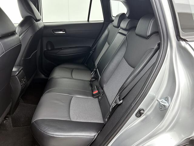 Toyota COROLLA Cross 2.0 Hybrid First Edition | Navigatie | Trekhaak |
