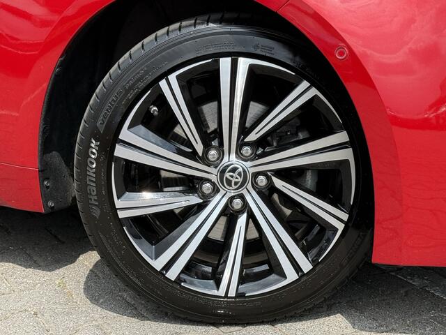 Toyota COROLLA Touring Sports 2.0 Hybrid Team D | Trekhaak | ACC | CarPlay | Camera | Keyless | 17 inch