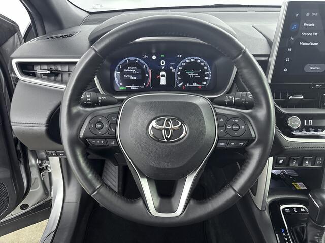 Toyota COROLLA Cross Hybrid 140 Dynamic Luxury | Parkeersensoren V+A | Stuur-Stoelverwarming |