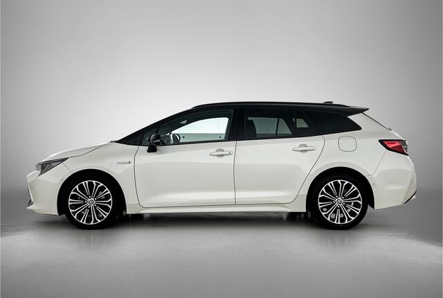 Toyota COROLLA Touring Sports 1.8 Hybrid Executive Bi-Tone | Dealer onderhouden | Head-Up display | Dodehoek detectie | Parkeersensoren voor+achter met assistent | elektrische achterklep | Stoelverwarming | Draadloze telefoonlader |