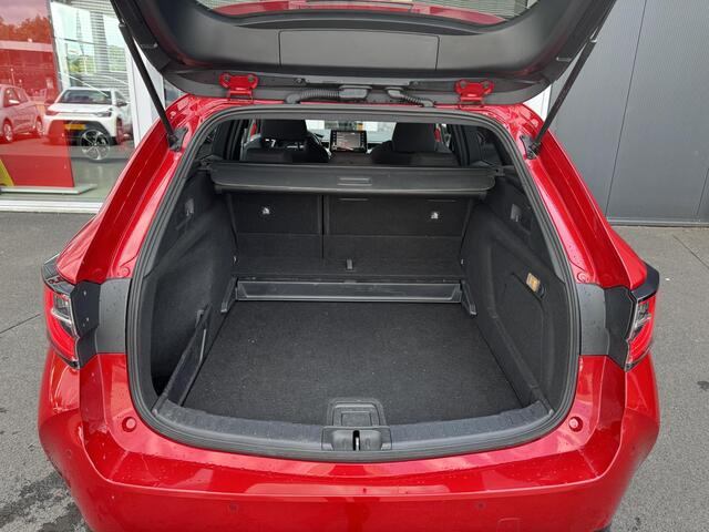 Toyota COROLLA Touring Sports 2.0 Hybrid Dynamic Limited Trekhaak | Dodehoekdetectie | Stoel/Stuurwiel verwarming | Parkeersensoren V+A | Apple Android Carplay |17 inch lichtmetalen velgen