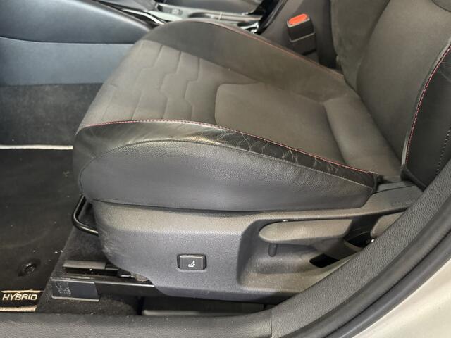 Toyota COROLLA Touring Sports 2.0 Hybrid Executive | Head-up display | JBL audio | Stoel/stuurverwarming | Sportstoelen voor |