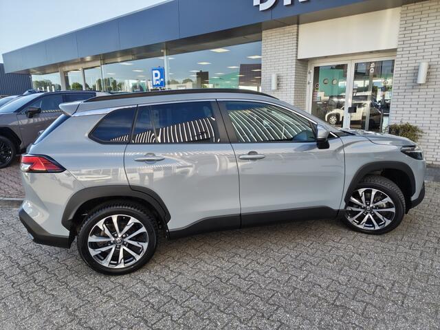Toyota COROLLA Cross Hybrid 140 Style | NL Auto | Sensoren v/a | El. Achterklep | All Seasons