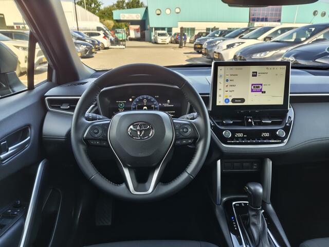 Toyota COROLLA Cross Hybrid 140 Style | NL Auto | Sensoren v/a | El. Achterklep | All Seasons