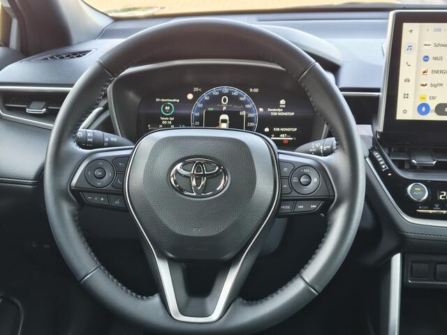 Toyota COROLLA Cross Hybrid 140 Style | NL Auto | Sensoren v/a | El. Achterklep | All Seasons