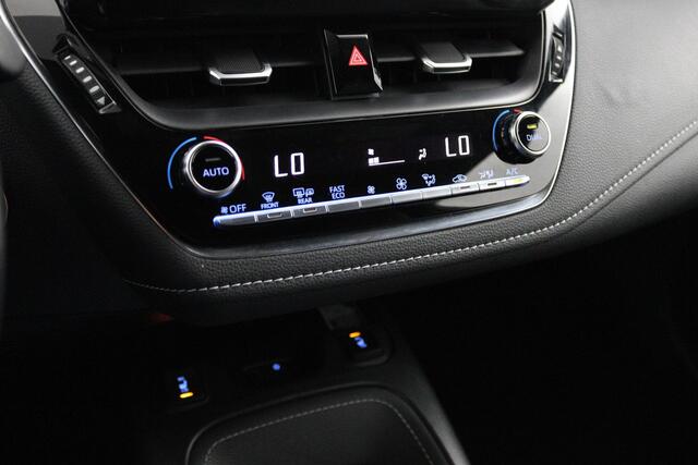 Toyota COROLLA Touring Sports 1.8 Hybrid Dynamic | leder - stof bekleding | Trekhaak | Apple carplay - android auto | Stoelverwarming |
