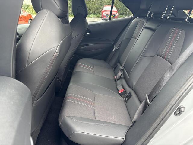 Toyota COROLLA 1.8 Hybrid GR-Sport **KEYLESS/ PARKEERSENSOREN/ ADAPTIEF CRUISE CONTROL**