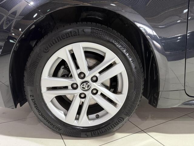 Toyota COROLLA Touring Sports 1.8 Hybrid Active | Camera | Navigatie | All season banden | Apple carplay/anroid auto | BTW Auto | Orgineel NL | 1e Eigenaar |