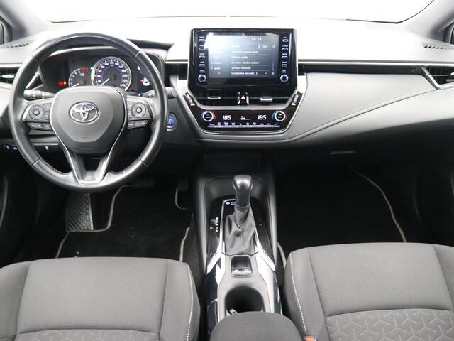 Toyota COROLLA 1.8 Hybrid Active Automaat / Apple CarPlay & Android Auto / Historie aanwezig / Trekhaak afneembaar / Parkeersensoren voor & achter / Navigatie / Adaptieve Cruise Control / Airco Climate Control / LMV /