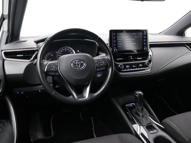 Toyota COROLLA 1.8 Hybrid Active Automaat / Apple CarPlay & Android Auto / Historie aanwezig / Trekhaak afneembaar / Parkeersensoren voor & achter / Navigatie / Adaptieve Cruise Control / Airco Climate Control / LMV /