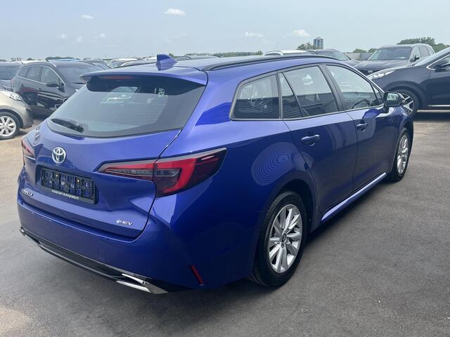 Toyota COROLLA Hybrid 140 Active automaat Voorraad voordeel 4.245,- Nieuw uit voorraad Leverbaar, incl AppleCarPlay/AndroidAuto, LM velgen, Parkeercamera, Climate control, Adaptieve Cruise control