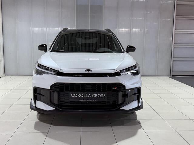 Toyota COROLLA Cross Hybrid 180 GR Sport Panoramadak, JBL Geluidsysteem, Snel leverbaar, € 3000 inruilpremie, 2 Tone Lak