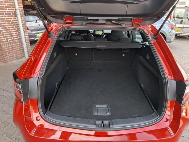 Toyota COROLLA Touring Sports 1.8 Hybrid Style carplay|camera|trekhaak,cruise