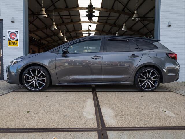 Toyota COROLLA Touring Sports Hybrid 140 GR Sport *ACC | Trekhaak | Camera | Keyless | Blindspot | Apple Carplay | Stoelverwarming | Clima | Navi*