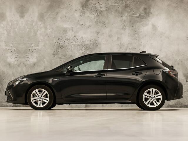 Toyota COROLLA 1.8 Hybrid Sport Automaat (VIRTUAL COCKPIT, APPLE CARPLAY, CAMERA, STUUR/STOELVERWARMING, SPORTSTOELEN, ADAPTIVE CRUISE, ZWART HEMEL, NIEUWE APK, NIEUWSTAAT)