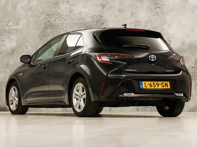 Toyota COROLLA 1.8 Hybrid Sport Automaat (VIRTUAL COCKPIT, APPLE CARPLAY, CAMERA, STUUR/STOELVERWARMING, SPORTSTOELEN, ADAPTIVE CRUISE, ZWART HEMEL, NIEUWE APK, NIEUWSTAAT)