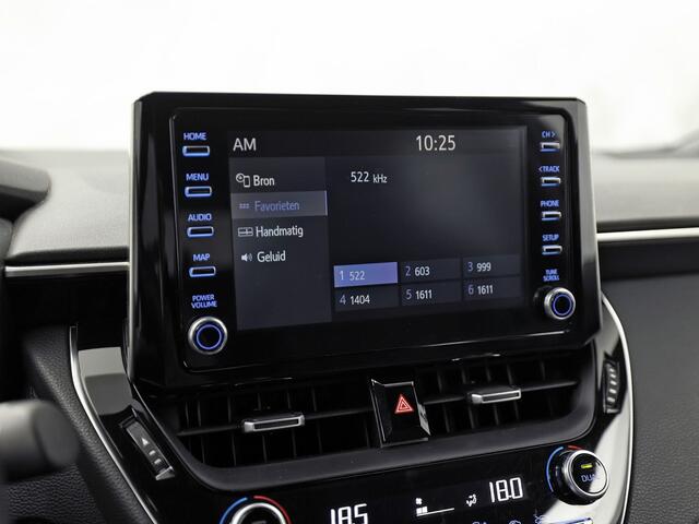 Toyota COROLLA 1.8 Hybrid Sport Automaat (VIRTUAL COCKPIT, APPLE CARPLAY, CAMERA, STUUR/STOELVERWARMING, SPORTSTOELEN, ADAPTIVE CRUISE, ZWART HEMEL, NIEUWE APK, NIEUWSTAAT)