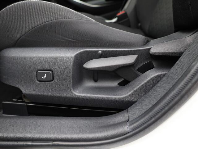 Toyota COROLLA Touring Sports 2.0 Hybrid Dynamic | Apple Carplay / Android | Elek. Klep | Stoelverwarming | Prijs Rijklaar !!