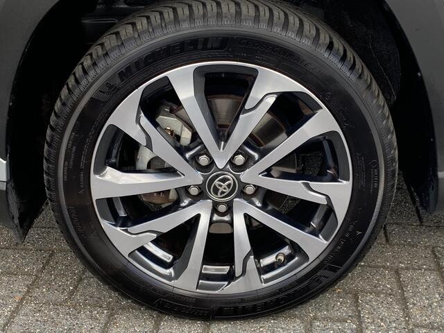 Toyota COROLLA Cross Hybrid 140 Style | Rijklaar |