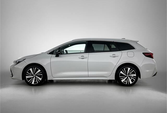 Toyota COROLLA Touring Sports Hybrid 140 Dynamic | NL dealeronderhouden | Special Deal | Parkeersensoren voor+achter | Stoelverwarming | Draadloze telefoonlader | Apple CarPlay/Android Auto | Cruise Control Adaptive | L&P deal/ Harm