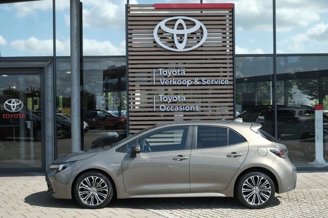 Toyota COROLLA 1.8 Hybrid Dynamic Automaat | Apple Carplay / Android auto | Stoelverwarming | 7 inch digitaal instrumentenpaneel | Regensensor | Automatisch dimmende binnenspiegel | Schakelflippers achter stuur (al