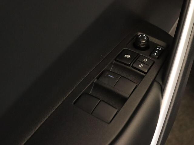 Toyota COROLLA Cross 2.0 High Power Hybrid First Edition - CAMERA - LENDENSTEUN BESTUURDERSSTOEL - 18 INCH LICHT METALEN VELGEN - PANORAMADAK - 4 SEIZOENENBANDEN - PARKEERSENSOREN VOOR/ ACHTER - NAVIGATIE - CLIMATE CONTROL - VOORSTOELEN VERWARMD - STUUR VERWARMD - ELEKTRISCHE ACHTERKLEP