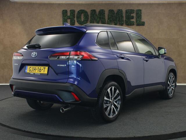 Toyota COROLLA Cross 2.0 High Power Hybrid First Edition - CAMERA - LENDENSTEUN BESTUURDERSSTOEL - 18 INCH LICHT METALEN VELGEN - PANORAMADAK - 4 SEIZOENENBANDEN - PARKEERSENSOREN VOOR/ ACHTER - NAVIGATIE - CLIMATE CONTROL - VOORSTOELEN VERWARMD - STUUR VERWARMD - ELEKTRISCHE ACHTERKLEP