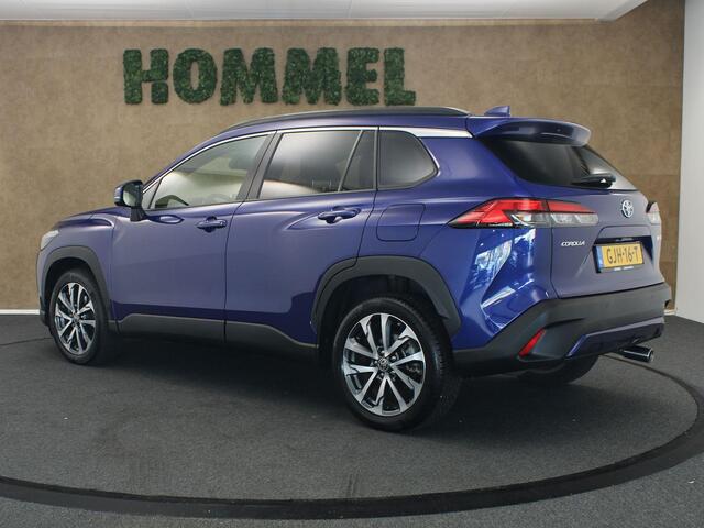 Toyota COROLLA Cross 2.0 High Power Hybrid First Edition - CAMERA - LENDENSTEUN BESTUURDERSSTOEL - 18 INCH LICHT METALEN VELGEN - PANORAMADAK - 4 SEIZOENENBANDEN - PARKEERSENSOREN VOOR/ ACHTER - NAVIGATIE - CLIMATE CONTROL - VOORSTOELEN VERWARMD - STUUR VERWARMD - ELEKTRISCHE ACHTERKLEP