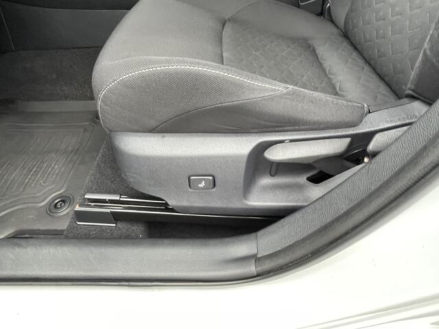 Toyota COROLLA Touring Sports 1.8 Hybrid Active | Grijs kenteken | stuur-, stoel- en voorruit verwarming | Lichtmetalen velgen | Apple/Android Navigatie |