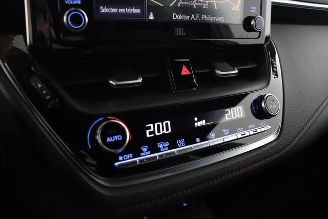 Toyota COROLLA Touring Sports 2.0 Hybrid Executive JBL | Stoelverwarming | Trekhaak | Parkeer sensoren |