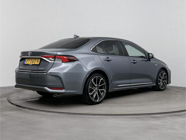 Toyota COROLLA 1.8 Hybrid Executive | Leder | Parkeersensoren | Stuur-Stoelverwarming |