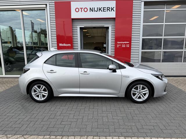 Toyota COROLLA 1.8 Hybrid Business *Met Trekhaak!*