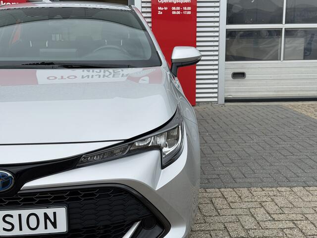 Toyota COROLLA 1.8 Hybrid Business *Met Trekhaak!*
