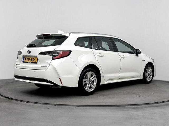Toyota COROLLA Touring Sports 1.8 Hybrid Active | Navigatie | Parkeersensoren Achter | Stoelverwarming | **