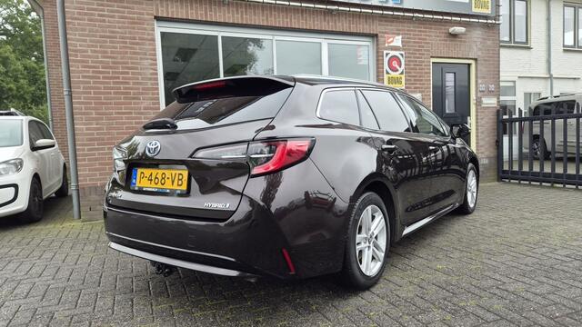 Toyota COROLLA Touring Sports 1.8 Hybrid Dynamic, Trekhaak, Stoelverwarming, NL Auto!