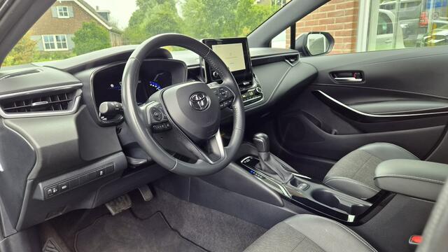 Toyota COROLLA Touring Sports 1.8 Hybrid Dynamic, Trekhaak, Stoelverwarming, NL Auto!
