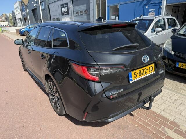 Toyota COROLLA Touring Sports 1.8 Hybrid Business Plus bj. 2023 BTW auto Nieuwe Yokohama All Season banden, accu en remmen voor (schijven en blokken).