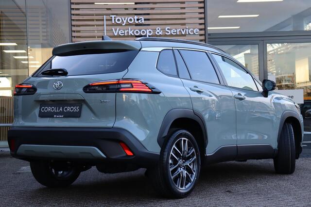 Toyota COROLLA Cross Dynamic Demo korting € 3.475! Snel rijden.