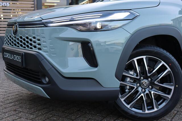 Toyota COROLLA Cross Dynamic Demo korting € 3.475! Snel rijden.